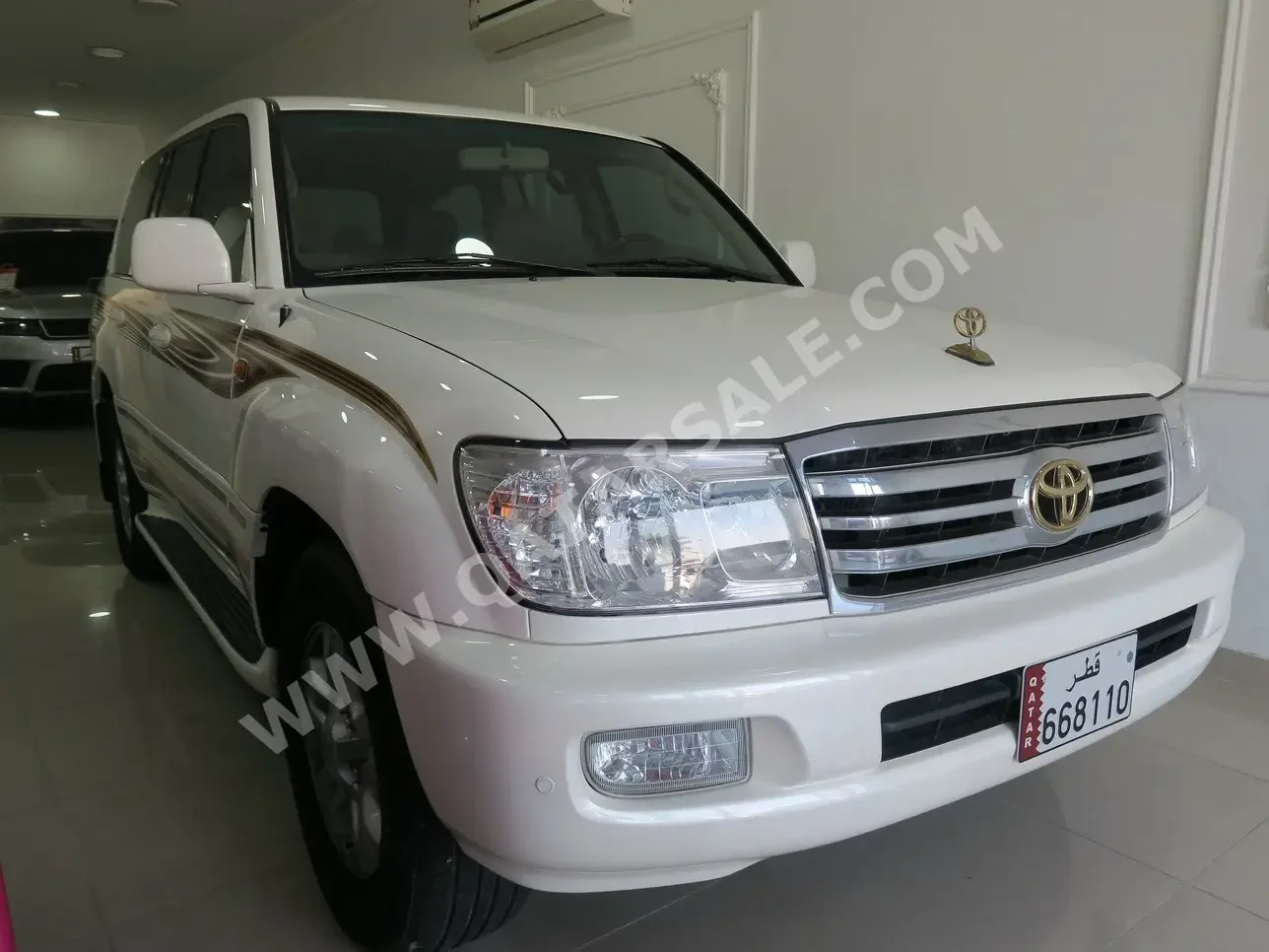 Toyota  Land Cruiser  GXR  2006  Manual  65,000 Km  6 Cylinder  Four Wheel Drive (4WD)  SUV  White