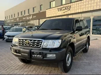 Toyota  Land Cruiser  VXR  2007  Manual  166,000 Km  8 Cylinder  Four Wheel Drive (4WD)  SUV  Black