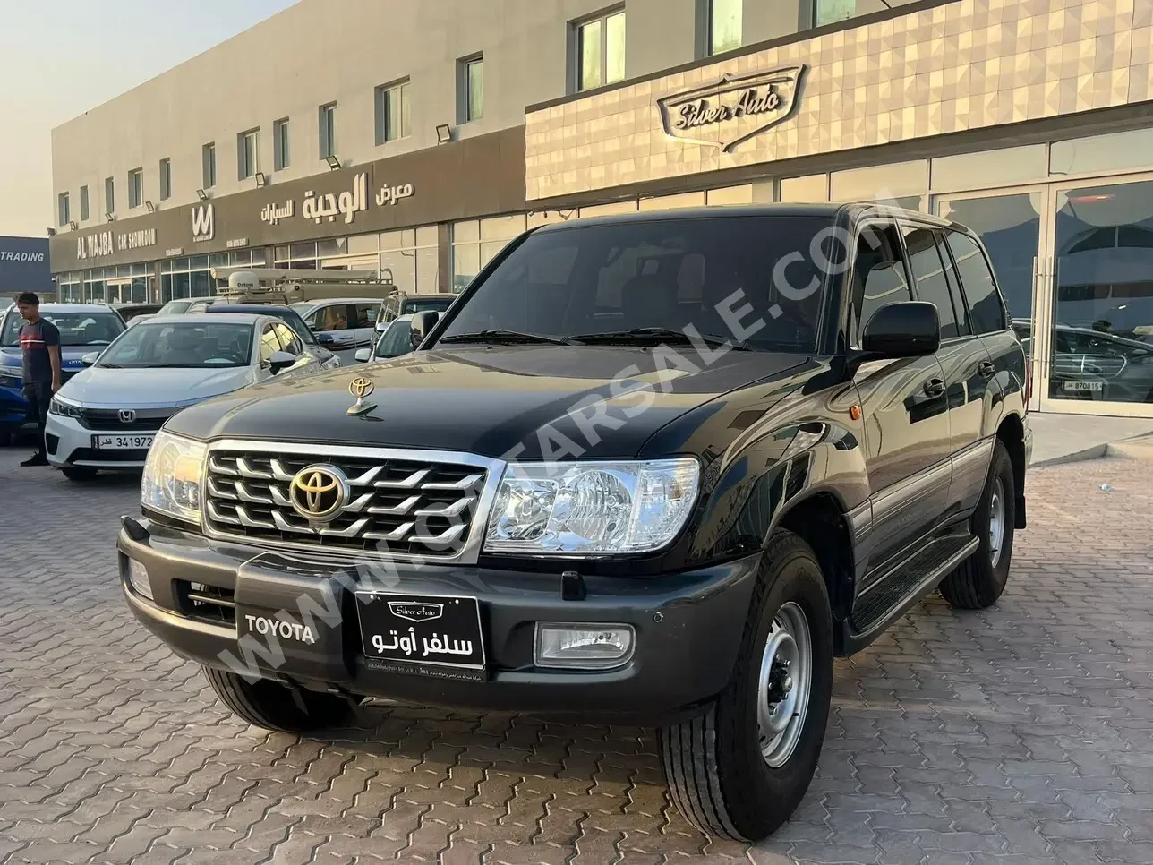 Toyota  Land Cruiser  VXR  2007  Manual  166,000 Km  8 Cylinder  Four Wheel Drive (4WD)  SUV  Black