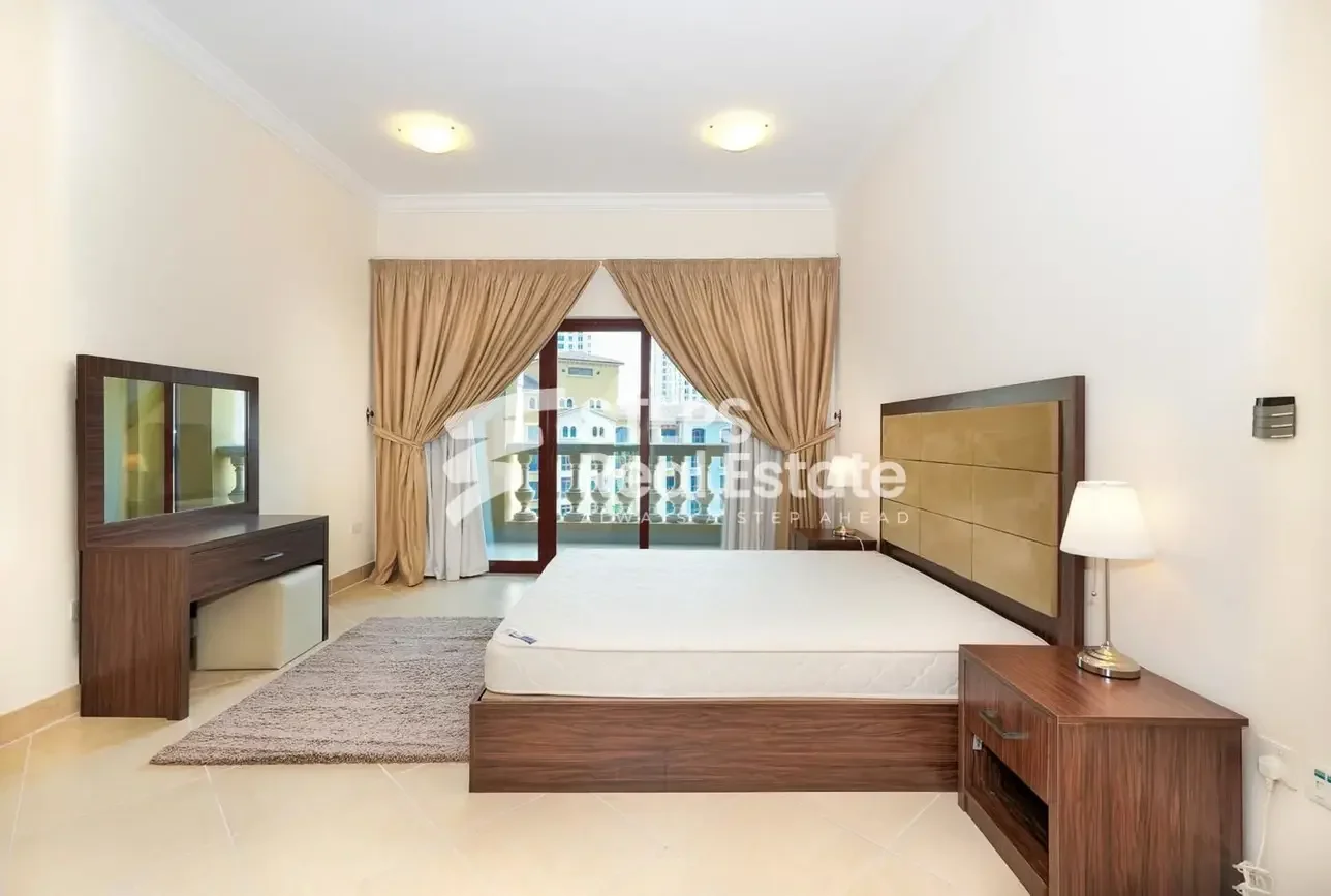 1 Bedrooms  Apartment  For Rent  Doha -  The Pearl  Fully Furnished