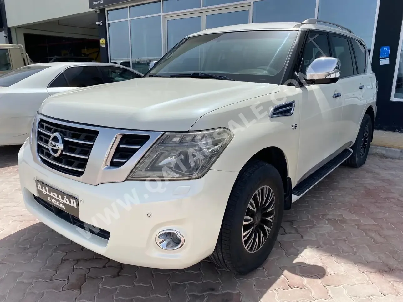 Nissan  Patrol  Platinum  2015  Automatic  268,000 Km  8 Cylinder  Four Wheel Drive (4WD)  SUV  White