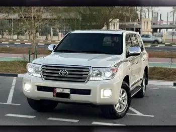 Toyota  Land Cruiser  VXR  2013  Automatic  227,000 Km  8 Cylinder  Four Wheel Drive (4WD)  SUV  White