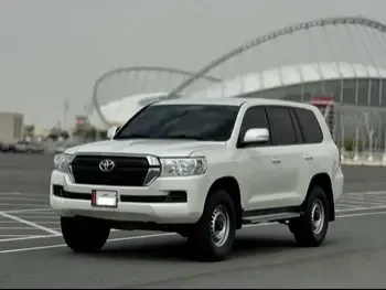 Toyota  Land Cruiser  GX  2016  Automatic  304,000 Km  6 Cylinder  Four Wheel Drive (4WD)  SUV  White