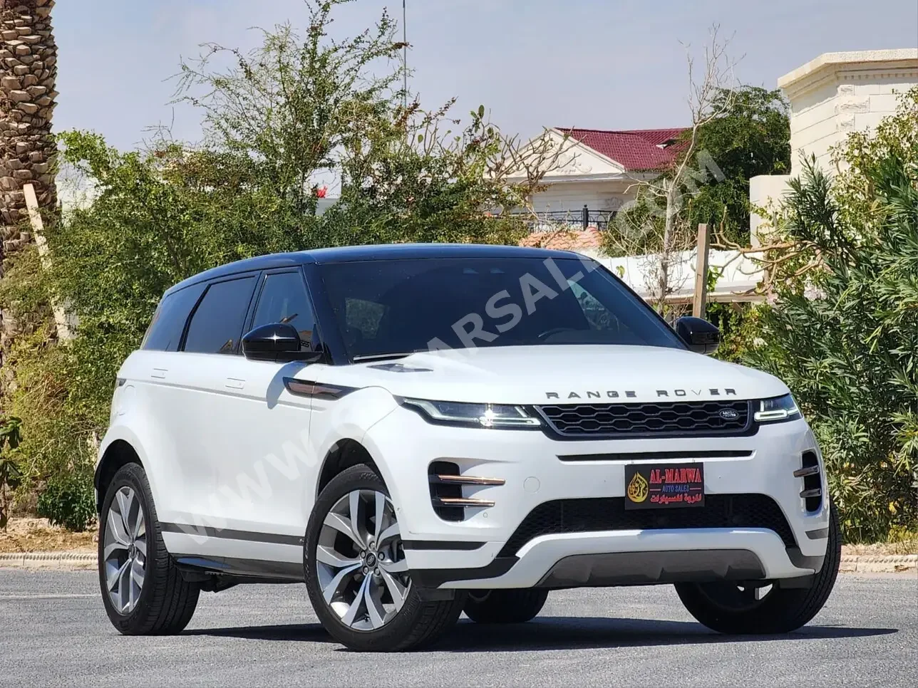  Land Rover  Evoque  2020  Automatic  42,000 Km  4 Cylinder  Four Wheel Drive (4WD)  SUV  White  With Warranty