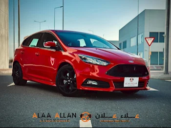 Ford  Focus  ST  2016  Manual  100,000 Km  4 Cylinder  Front Wheel Drive (FWD)  Hatchback  Red