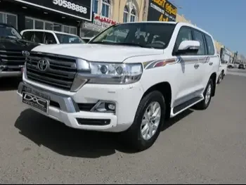 Toyota  Land Cruiser  GXR  2017  Automatic  191,000 Km  8 Cylinder  Four Wheel Drive (4WD)  SUV  White