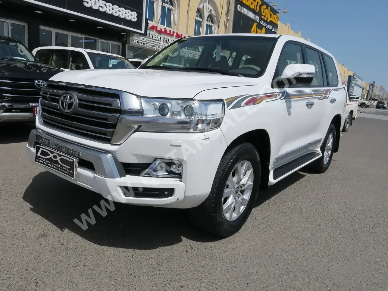 Toyota  Land Cruiser  GXR  2017  Automatic  191,000 Km  8 Cylinder  Four Wheel Drive (4WD)  SUV  White