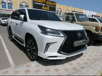 Lexus  LX  570  2016  Automatic  202,000 Km  8 Cylinder  Four Wheel Drive (4WD)  SUV  White