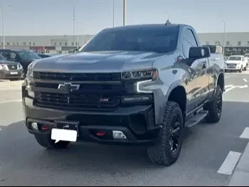 Chevrolet  Silverado  Trail Boss  2021  Automatic  49,000 Km  8 Cylinder  Four Wheel Drive (4WD)  Pick Up  Gray