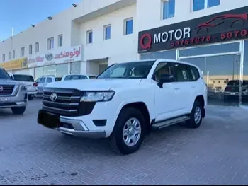 Toyota  Land Cruiser  GX  2022  Automatic  14,000 Km  6 Cylinder  Four Wheel Drive (4WD)  SUV  White  With Warranty