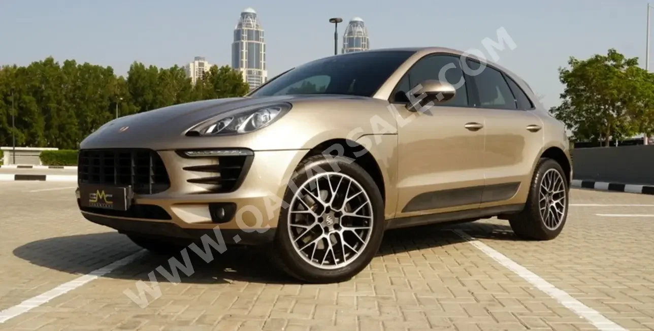 Porsche  Macan  2017  Automatic  76,000 Km  4 Cylinder  Four Wheel Drive (4WD)  SUV  Beige