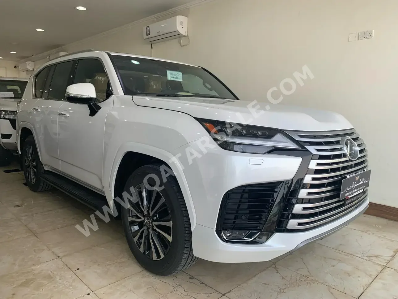  Lexus  LX  600 Luxury  2024  Automatic  0 Km  6 Cylinder  Four Wheel Drive (4WD)  SUV  White  With Warranty