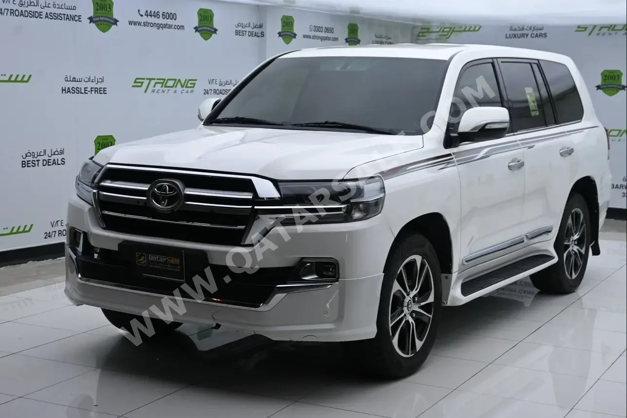 Toyota  Land Cruiser  GXR- Grand Touring  2020  Automatic  138,000 Km  6 Cylinder  Four Wheel Drive (4WD)  SUV  White