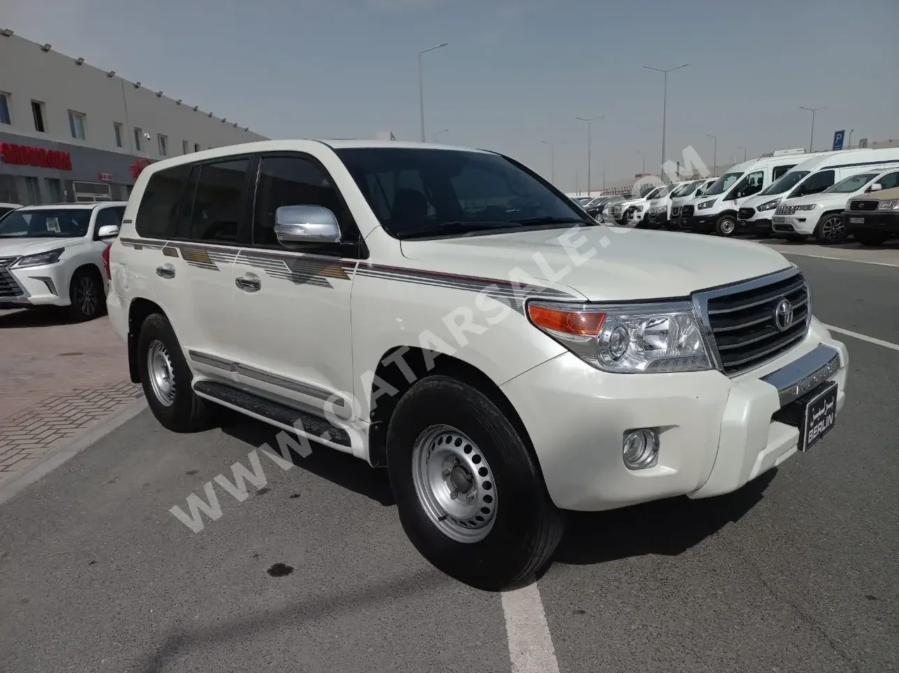 Toyota  Land Cruiser  GXR  2013  Automatic  435,000 Km  8 Cylinder  Four Wheel Drive (4WD)  SUV  White