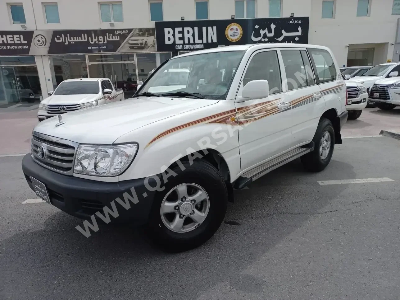 Toyota  Land Cruiser  GXR  2004  Manual  597,000 Km  6 Cylinder  Four Wheel Drive (4WD)  SUV  White