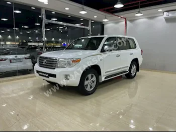 Toyota  Land Cruiser  VXR  2013  Automatic  443,000 Km  8 Cylinder  Four Wheel Drive (4WD)  SUV  White