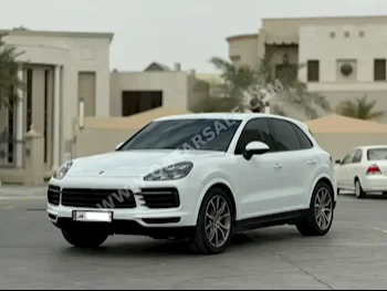 Porsche  Cayenne  S  2019  Automatic  100,000 Km  6 Cylinder  Four Wheel Drive (4WD)  SUV  White