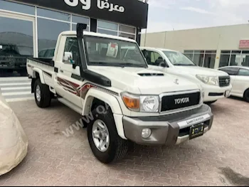 Toyota  Land Cruiser  LX  2021  Manual  144,000 Km  8 Cylinder  Four Wheel Drive (4WD)  Pick Up  White