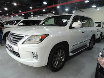 Lexus  LX  570  2014  Automatic  260,000 Km  8 Cylinder  Four Wheel Drive (4WD)  SUV  White