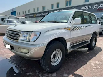 Toyota  Land Cruiser  VXR  2003  Automatic  560,000 Km  8 Cylinder  Four Wheel Drive (4WD)  SUV  White