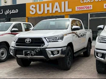 Toyota  Hilux  SR5  2024  Automatic  0 Km  4 Cylinder  Four Wheel Drive (4WD)  Pick Up  White  With Warranty