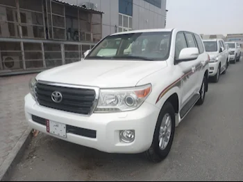 Toyota  Land Cruiser  GXR  2013  Automatic  243,000 Km  6 Cylinder  Four Wheel Drive (4WD)  SUV  White