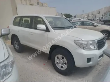 Toyota  Land Cruiser  G  2012  Automatic  28,000 Km  6 Cylinder  Four Wheel Drive (4WD)  SUV  White