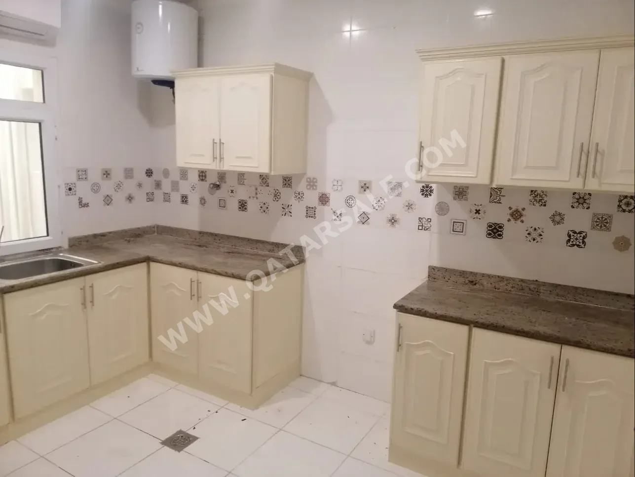 2 Bedrooms  Apartment  For Rent  in Al Wakrah -  Al Wakrah  Not Furnished