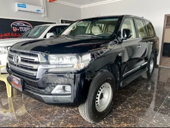 Toyota  Land Cruiser  VXR  2019  Automatic  103,000 Km  8 Cylinder  Four Wheel Drive (4WD)  SUV  Black