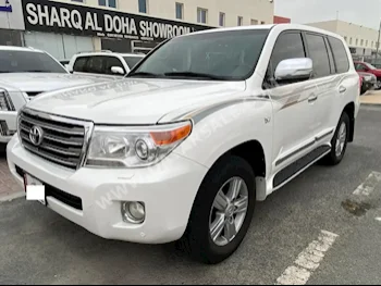 Toyota  Land Cruiser  VXR  2014  Automatic  370,000 Km  8 Cylinder  Four Wheel Drive (4WD)  SUV  White