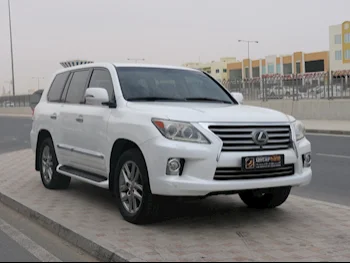 Lexus  LX  570  2013  Automatic  175,000 Km  8 Cylinder  Four Wheel Drive (4WD)  SUV  White