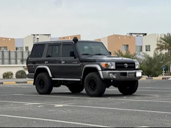 Toyota  Land Cruiser  Hard Top  2018  Manual  67,000 Km  6 Cylinder  Four Wheel Drive (4WD)  Pick Up  Gray