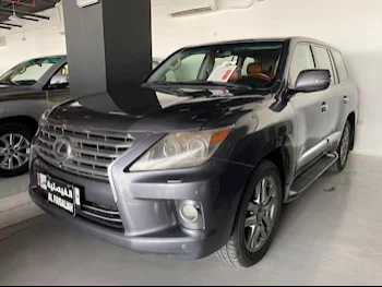 Lexus  LX  570  2013  Automatic  313,000 Km  8 Cylinder  Four Wheel Drive (4WD)  SUV  Gray