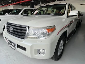 Toyota  Land Cruiser  GXR  2012  Automatic  315,000 Km  8 Cylinder  Four Wheel Drive (4WD)  SUV  White