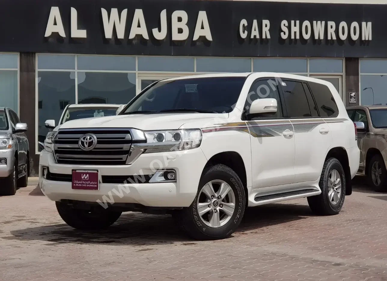 Toyota  Land Cruiser  GXR  2016  Automatic  93,000 Km  6 Cylinder  Four Wheel Drive (4WD)  SUV  White