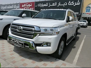 Toyota  Land Cruiser  VXR  2019  Automatic  49,000 Km  8 Cylinder  Four Wheel Drive (4WD)  SUV  White