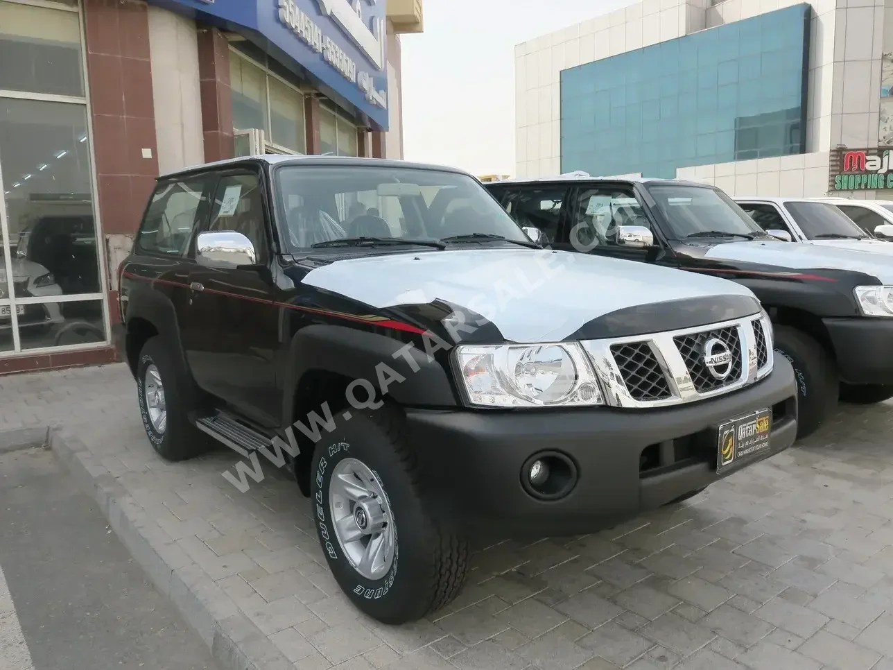 Nissan  Patrol  GL  2023  Manual  0 Km  6 Cylinder  Four Wheel Drive (4WD)  SUV  Black  With Warranty