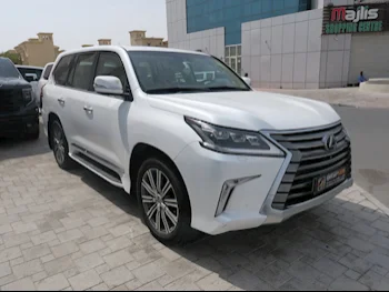 Lexus  LX  570  2017  Automatic  197,000 Km  8 Cylinder  Four Wheel Drive (4WD)  SUV  White