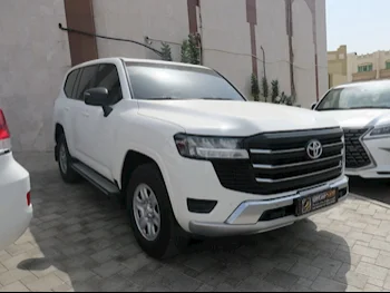 Toyota  Land Cruiser  GX  2023  Automatic  44,000 Km  6 Cylinder  Four Wheel Drive (4WD)  SUV  White  With Warranty