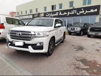 Toyota  Land Cruiser  VXR  2020  Automatic  112,000 Km  8 Cylinder  Four Wheel Drive (4WD)  SUV  White