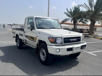 Toyota  Land Cruiser  LX  2022  Manual  81,000 Km  6 Cylinder  Four Wheel Drive (4WD)  Pick Up  White  With Warranty