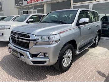 Toyota  Land Cruiser  GXR  2018  Automatic  183,000 Km  8 Cylinder  Four Wheel Drive (4WD)  SUV  Silver