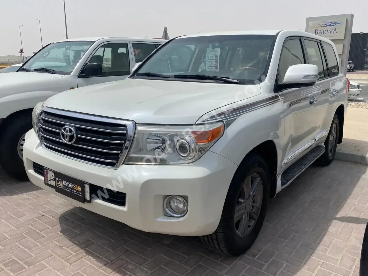  Toyota  Land Cruiser  GXR  2014  Automatic  257,000 Km  8 Cylinder  Four Wheel Drive (4WD)  SUV  White  With Warranty