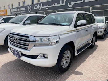 Toyota  Land Cruiser  VXR  2016  Automatic  155,000 Km  8 Cylinder  Four Wheel Drive (4WD)  SUV  White