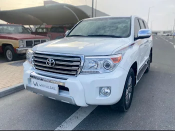 Toyota  Land Cruiser  GXR  2015  Automatic  145,000 Km  6 Cylinder  Four Wheel Drive (4WD)  SUV  White