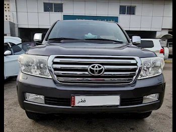 Toyota  Land Cruiser  GXR  2011  Automatic  268,000 Km  8 Cylinder  Four Wheel Drive (4WD)  SUV  Dark Gray