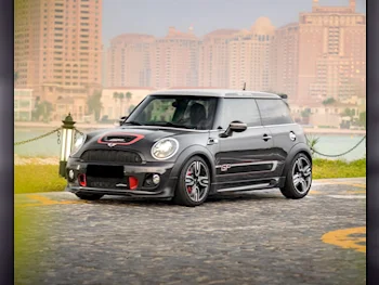 Mini  Cooper  GP  2013  Manual  40,000 Km  4 Cylinder  Rear Wheel Drive (RWD)  Hatchback  Black