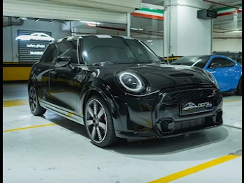 Mini  Cooper  2022  Automatic  22,000 Km  4 Cylinder  Front Wheel Drive (FWD)  Hatchback  Black