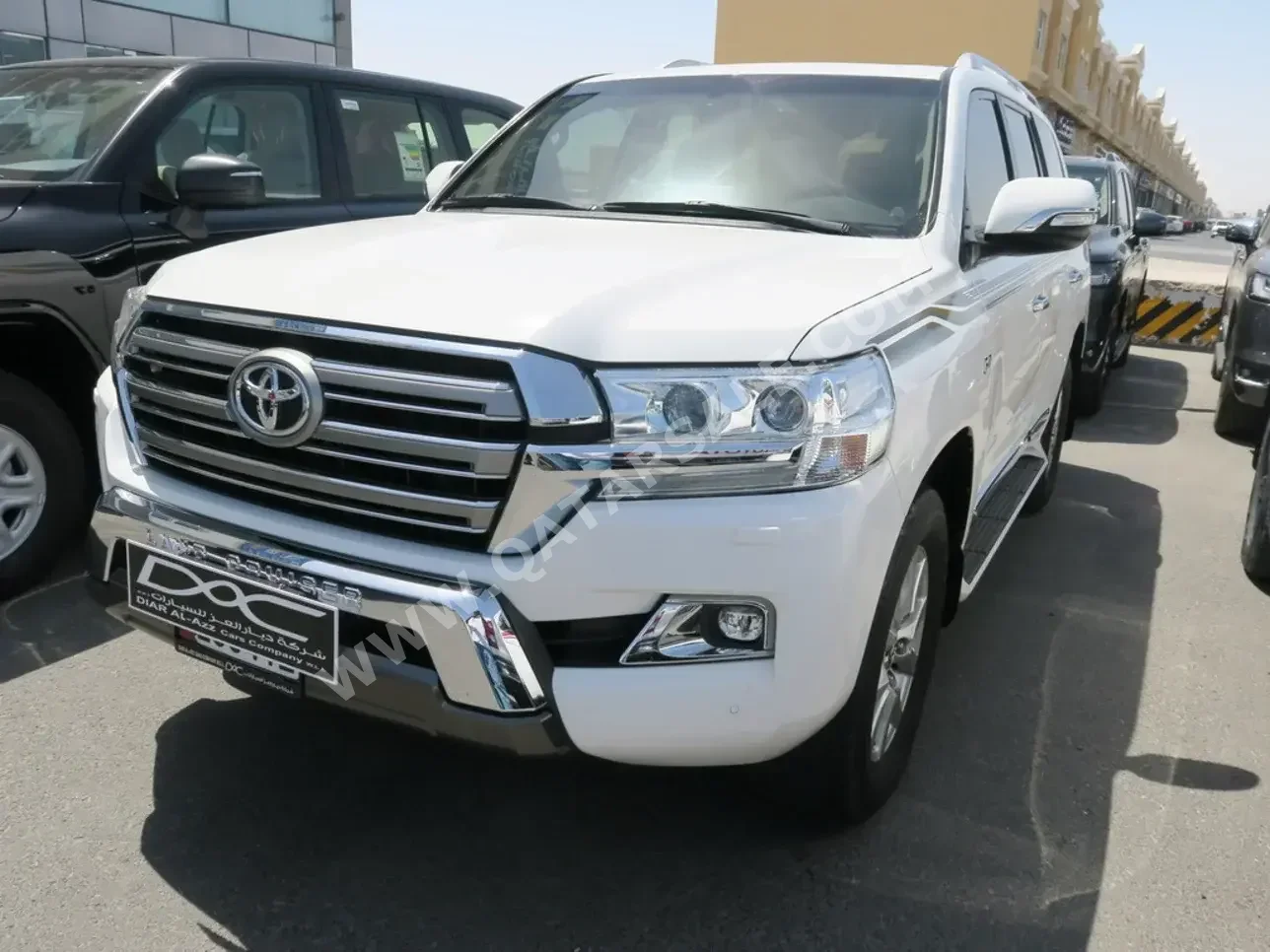 Toyota  Land Cruiser  VXR  2019  Automatic  49,000 Km  8 Cylinder  Four Wheel Drive (4WD)  SUV  White