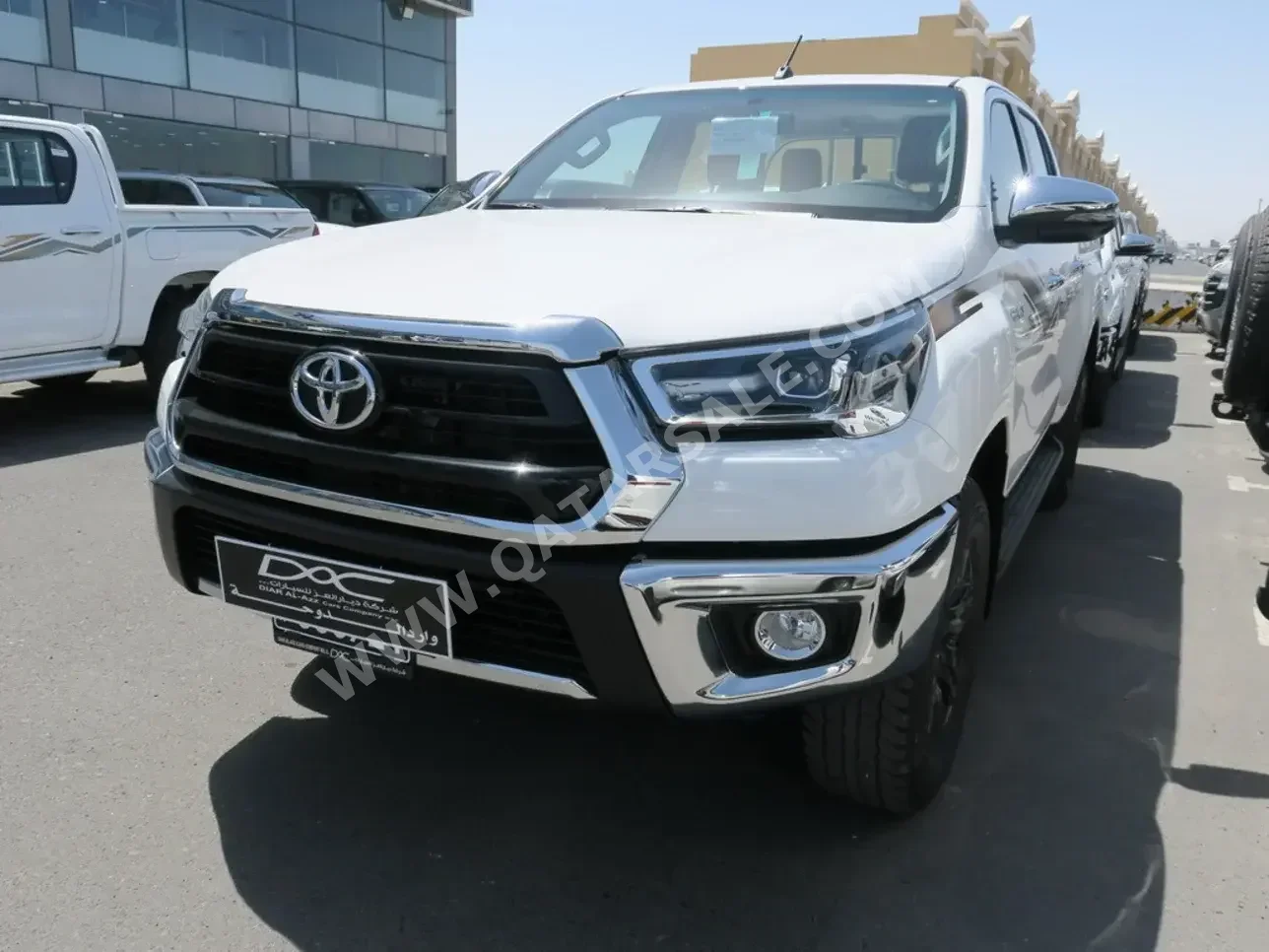 Toyota  Hilux  SR5  2024  Automatic  0 Km  4 Cylinder  Four Wheel Drive (4WD)  Pick Up  White  With Warranty